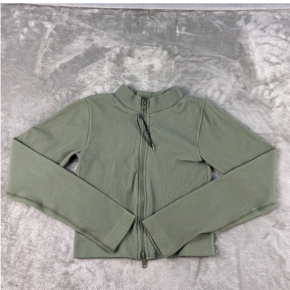 The 365 Couture Zip Up Top Womens S/M Ribbed Knit Sage Green Mock Neck EUC
